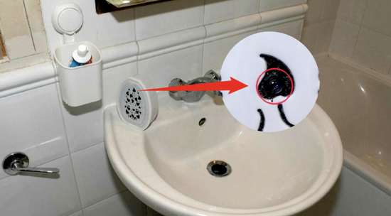 徐超在浴室内安装的隐藏摄像头 图片来源:伦敦警方