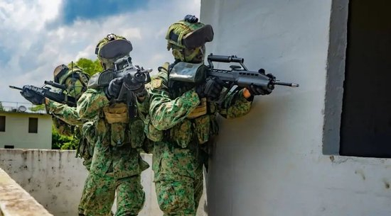 　新加坡军队在演习