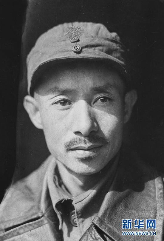 这是关向应像。新华社发
