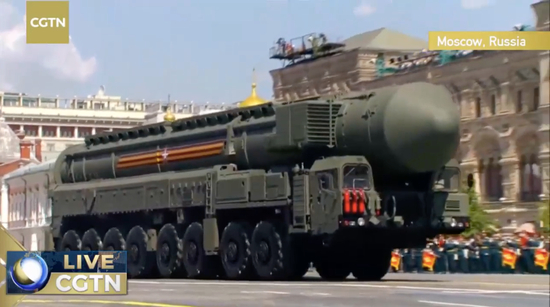  俄罗斯“白杨-M”型洲际弹道导弹，被誉为俄军的“杀手锏”。/CGTN直播截图