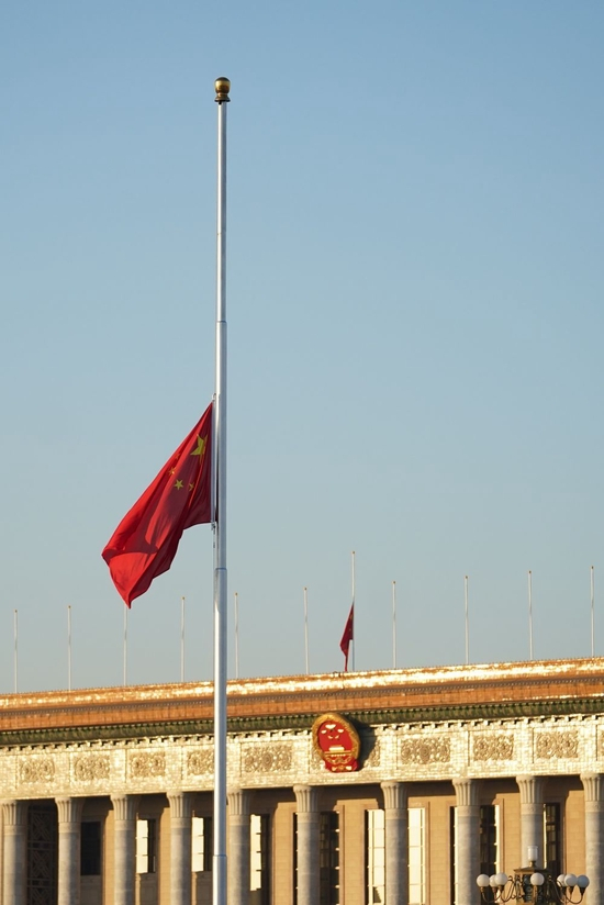 12月6日上午，中共中央、全国人大常委会、国务院、全国政协、中央军委在北京人民大会堂隆重举行江泽民同志追悼大会。新华社记者 鞠焕宗 摄