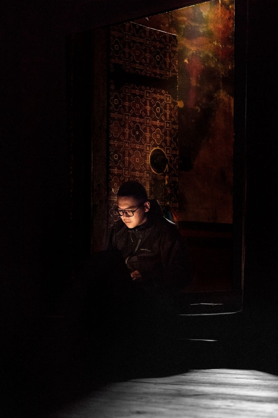 夏于钧在拉萨市的古建筑开展工作。（受访者供图）