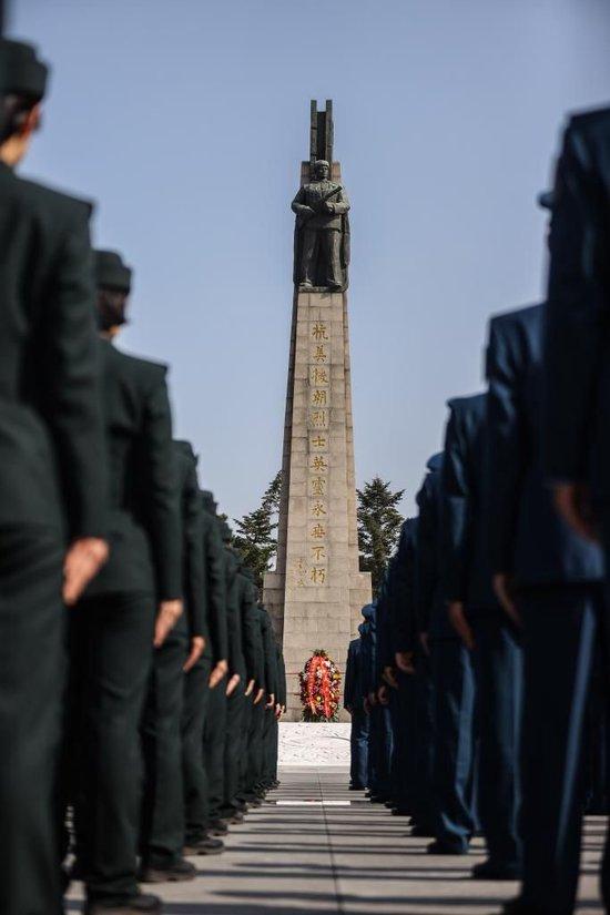  2020年9月30日，向烈士纪念碑敬献花篮仪式在沈阳抗美援朝烈士陵园举行，这是仪式现场。