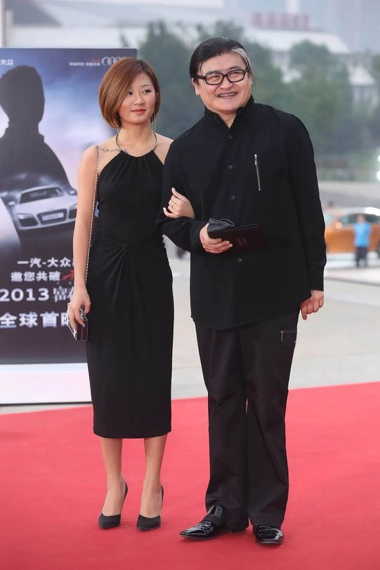 刘欢带女儿走红毯