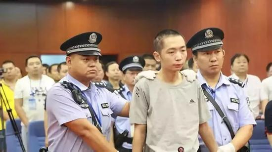  陕西米脂‘报复社会性’杀人案判决现场