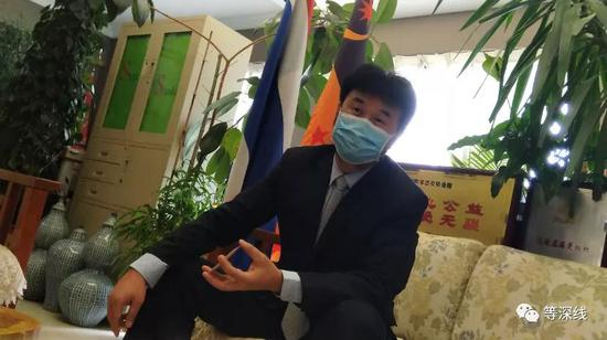 中国云铜公司一位不愿披露姓名的中国区负责人称，该公司官方网站上的信息，全是真实的。本次捐出的这500吨黄金，受捐对象是中国政府，具体捐助对接对象是中国主要领导人办公室。但他拒绝披露有关这500吨黄金的其他任何细节。&nbsp; &nbsp;&nbsp;《等深线》记者&nbsp;程维 &nbsp;摄影