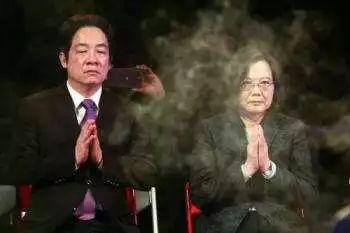 ▲台岛内政客应该看清大势了，否则拜谁都没用！