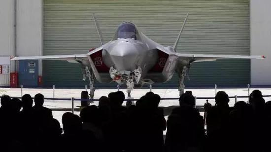  日本自己组装的F-35“初号机”。来源：产经新闻