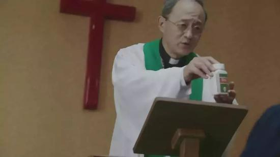 　△电影《我不是药神》中的抗癌药“格列宁”的原型即格列卫