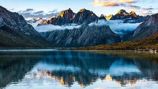  年保玉则 依加摄