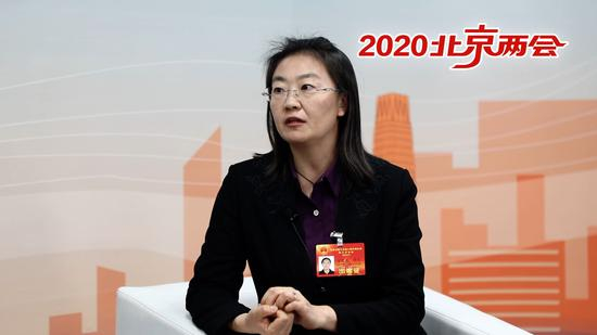 市人大代表任智慧。新京报“我们视频”截图