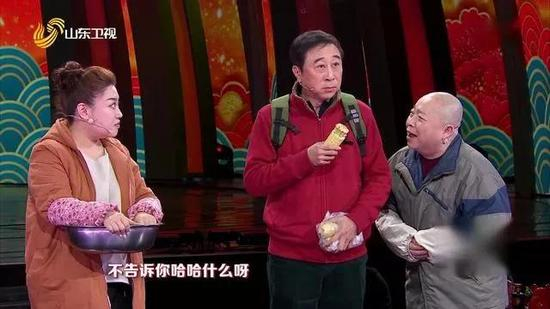 山东卫视春晚小品节目《跟我回家》
