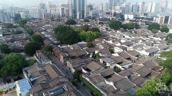 △俯瞰三坊七巷（总台央视记者李鹏冲拍摄）