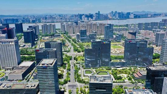 高新技术企业林立的高新区（滨江）