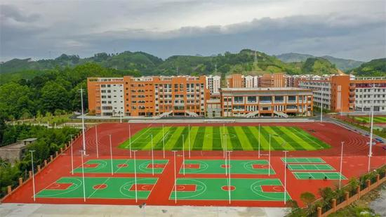 广西环江县毛家园安置点配套建设的小学