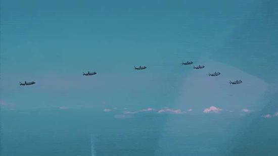  资料图：歼-20战机首次7机同框亮相