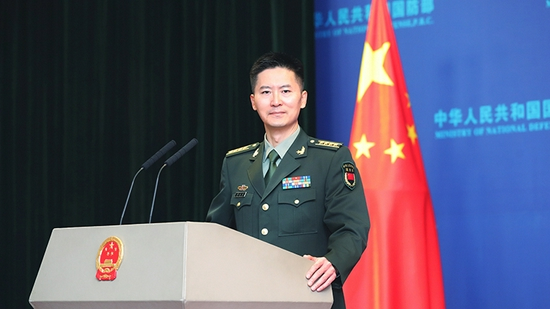 　　10月28日下午，国防部举行例行记者会，国防部新闻局副局长、国防部新闻发言人谭克非大校答记者问。李晓伟 摄