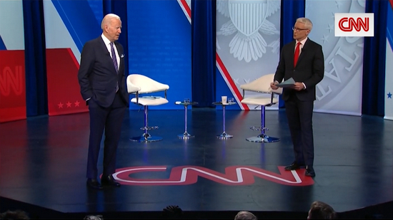  拜登10月21日晚参加CNN节目时回答相关涉台问题（视频截图）