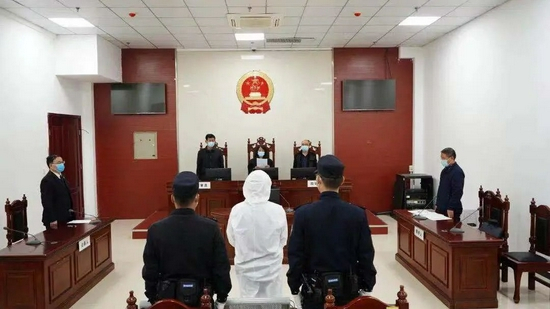  ▲被告人赵某与被害人王某系夫妻关系，因感情不和，王某于2021年4月22日向磁县人民法院提出离婚诉讼。婚内强奸问题从该案开始，逐渐受到社会各界关注。图/河北法治新闻