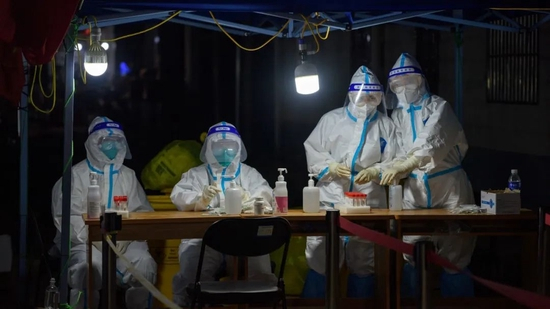 多地暴发聚集性疫情，本轮无症状感染者为何这么多？（图/视觉中国）