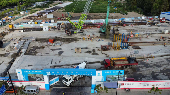 21号线一期广兰路站施工现场