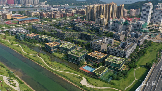  横琴·澳门青年创业谷（央广网记者 官文清 摄）