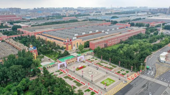 图为“第一汽车制造厂一号门”（无人机照片）。新华社记者张楠 摄