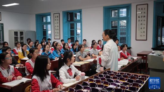  湖南第一师范学院招收的公费定向师范生正在上课学习。（资料照片）