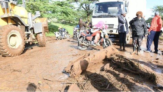 肯尼亚一大坝决堤 已致42人死亡