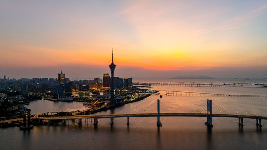  这是8月8日拍摄的澳门半岛景色（无人机照片）。新华社发（张金加摄）