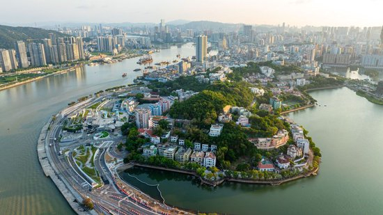  这是8月8日拍摄的澳门半岛景色（无人机照片）。新华社发（张金加摄）