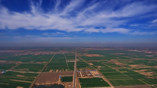这是2017年4月1日河北省容城县田园俯瞰图。新华社记者 杨世尧 摄