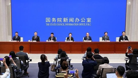 △国务院政策例行吹风会 介绍《关于推行常住地提供基本公共服务的实施意见》有关情况