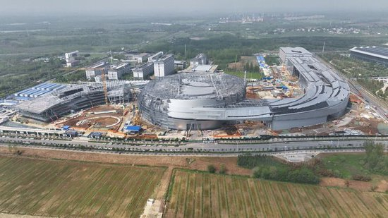 2026年4月15日拍摄的位于安徽省合肥市未来大科学城的紧凑型聚变能实验装置（BEST）建设现场（无人机照片）。新华社记者 周牧 摄