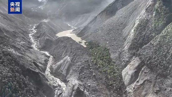 △中国安能工程救援拉萨基地勘察到的堰塞湖画面