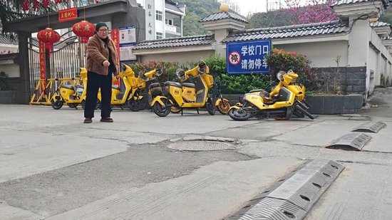 薛焕莉在现场描述事发情形