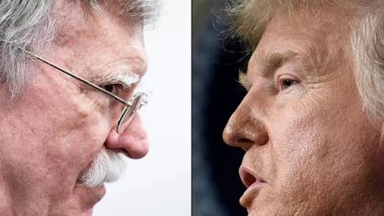 ·&nbsp;博尔顿（左）和特朗普