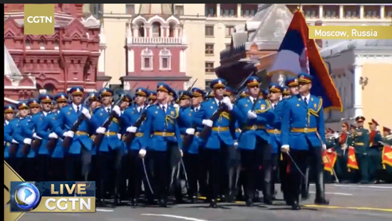  塞尔维亚方阵。/CGTN直播截图