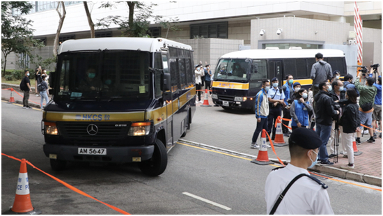 3人被送往收押所（图片来源：香港“橙新闻”）