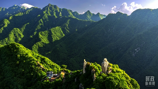  △陕西秦岭，是我国南北地理分界线。（图/视觉中国）