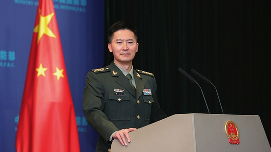 　　10月28日下午，国防部举行例行记者会，国防部新闻局副局长、国防部新闻发言人谭克非大校答记者问。李晓伟 摄