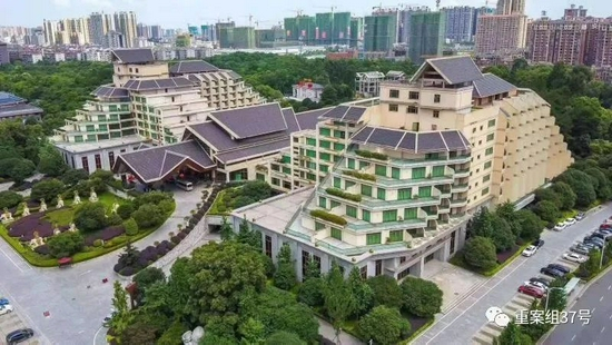 　　石峰投资的衡阳第一家五星级酒店林隐酒店，这里也是多起赌博、吸毒、容留他人吸毒犯罪事件的发生地。受访者供图