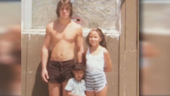 ·&nbsp;童年时的克鲁赞（右）。