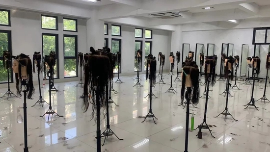 ▲ 学习剪发需要大量的假人头练习。图 / 受访者提供