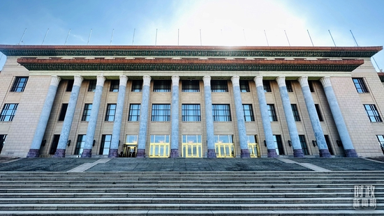 △人民大会堂。今年全国两会即将在这里召开。（总台央视记者范一鸣拍摄）