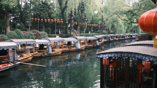 水市千家聚，商渔自结邻（央广网记者 姜頔 摄）