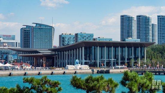 △青岛国际会议中心是上合青岛峰会的主场馆，如今已成为青岛的新地标。（图/视觉中国）