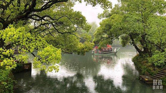  △杭州西溪国家湿地公园是全国首个国家湿地公园。（总台央视记者李辉拍摄）