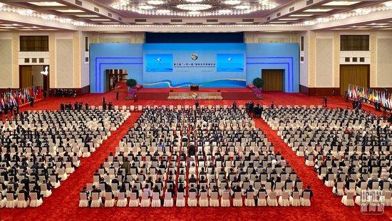 △人民大会堂宴会厅。这是开幕式之前的现场。(总台央视记者李增仁拍摄)