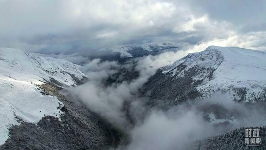  △白雪覆盖的比利牛斯山。